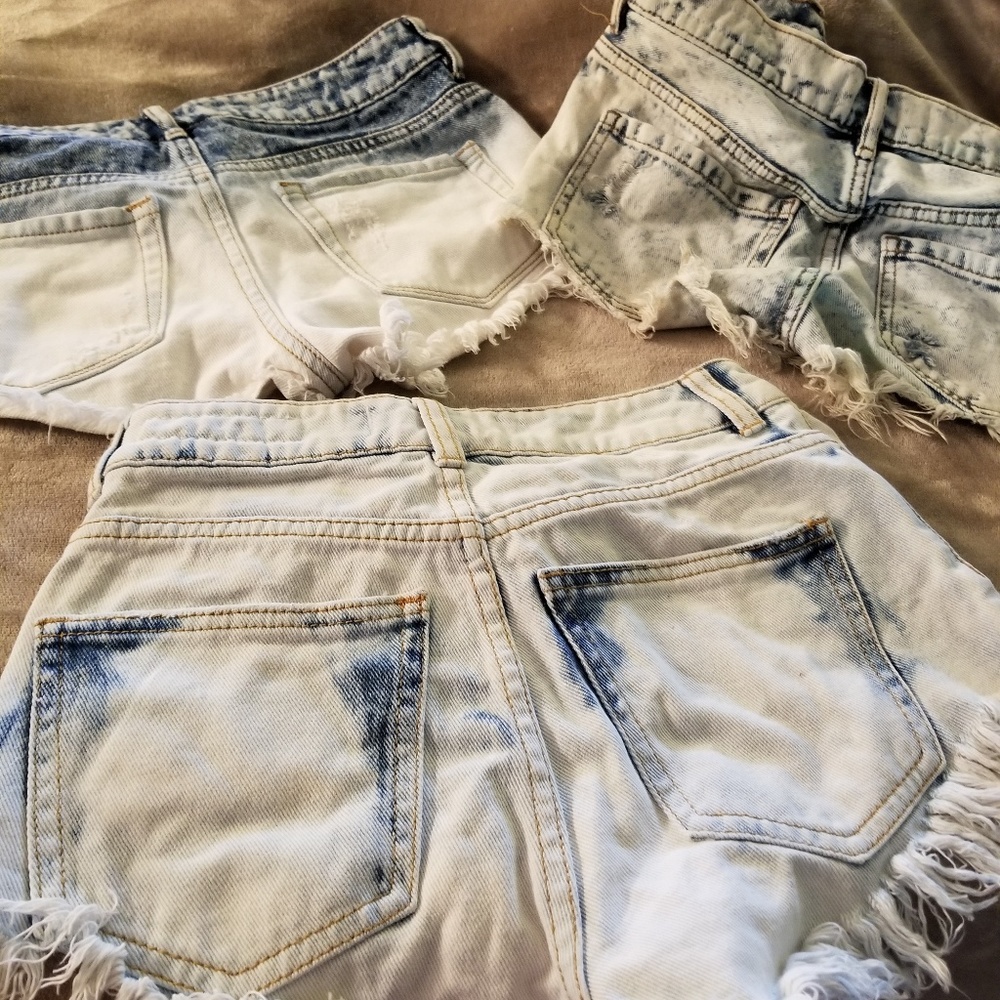 3 pair Tilly's Bullhead distressed short shorts